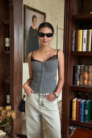 Quick Outfits, Modest Fashion Outfits Ideas Lace Trim Bustier Top