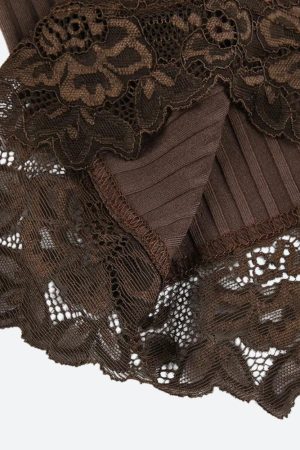 Quick Outfits, Modest Fashion Outfits Ideas Lace Trim Cami Top