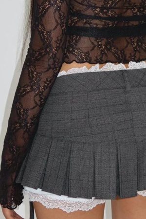 Quick Outfits, Modest Fashion Outfits Ideas Lace Trim Pleated Mini Skirt
