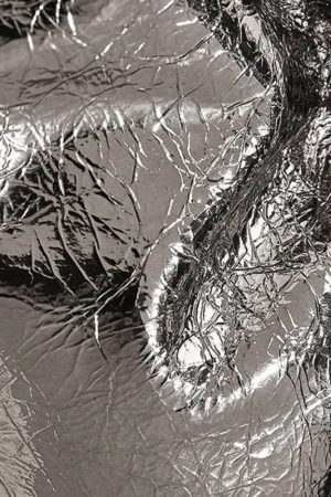 Quick Outfits, Modest Fashion Outfits Ideas Metallic Ruched Bag