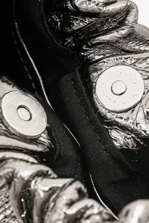 Quick Outfits, Modest Fashion Outfits Ideas Metallic Ruched Bag