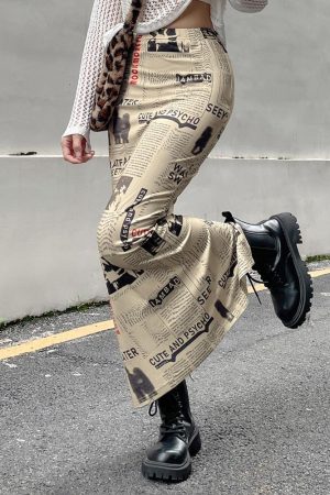 Quick Outfits, Modest Fashion Outfits Ideas Newspaper Printed Maxi Skirt