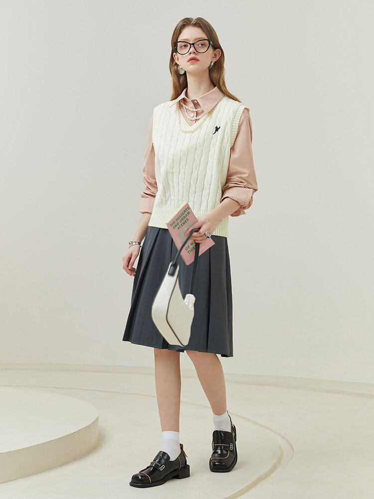 Quick Outfits, Modest Fashion Outfits Ideas Old Money Sweater Vest Quick Outfits, Modest Fashion Outfits Ideas Old Money Sweater Vest