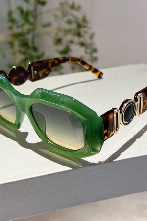 Quick Outfits, Modest Fashion Outfits Ideas Oversized Square Sunglasses