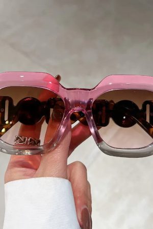 Quick Outfits, Modest Fashion Outfits Ideas Oversized Square Sunglasses