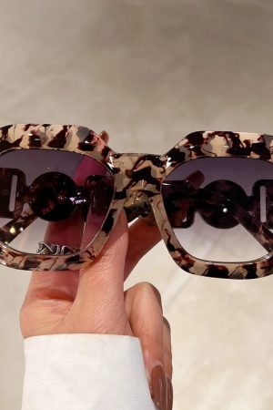 Quick Outfits, Modest Fashion Outfits Ideas Oversized Square Sunglasses