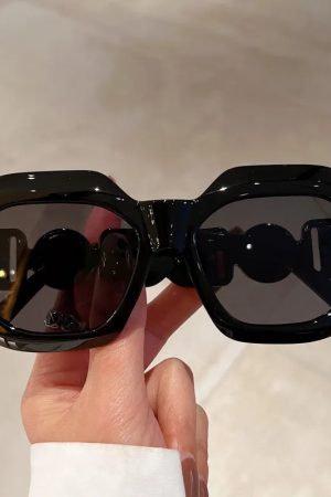 Quick Outfits, Modest Fashion Outfits Ideas Oversized Square Sunglasses