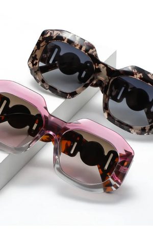 Quick Outfits, Modest Fashion Outfits Ideas Oversized Square Sunglasses