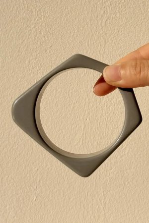 Quick Outfits, Modest Fashion Outfits Ideas Pearl Chunky Resin Bracelet