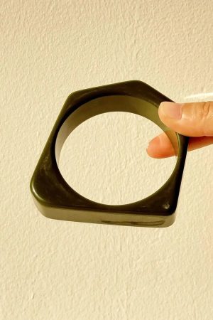 Quick Outfits, Modest Fashion Outfits Ideas Pearl Chunky Resin Bracelet