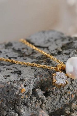 Quick Outfits, Modest Fashion Outfits Ideas Pearl & Diamond Necklace