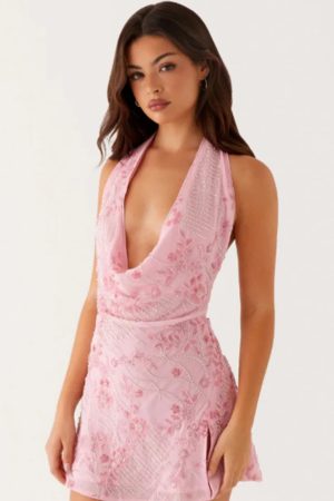 Quick Outfits, Modest Fashion Outfits Ideas Plunge Mini Dress