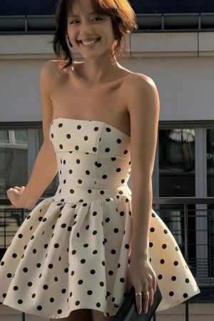 Quick Outfits, Modest Fashion Outfits Ideas Polka Dot Preppy Mini Dress