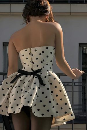 Quick Outfits, Modest Fashion Outfits Ideas Polka Dot Preppy Mini Dress