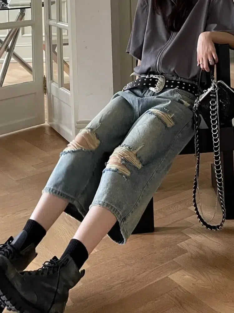 Quick Outfits, Modest Fashion Outfits Ideas Ripped Jean Shorts Quick Outfits, Modest Fashion Outfits Ideas Ripped Jean Shorts