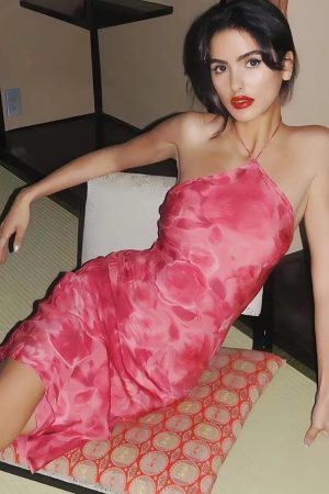 Quick Outfits, Modest Fashion Outfits Ideas Rose Halter Neck Midi Dress