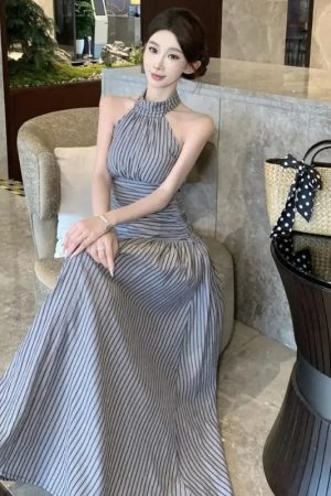 Quick Outfits, Modest Fashion Outfits Ideas Ruched Halter Midi Dress