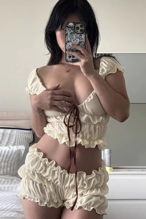 Quick Outfits, Modest Fashion Outfits Ideas Ruched Off Shoulder Top & Shorts Two Piece Set