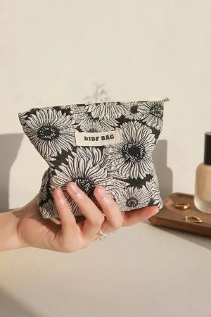 Quick Outfits, Modest Fashion Outfits Ideas Soft Girl Floral Mini Makeup Bag