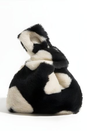 Quick Outfits, Modest Fashion Outfits Ideas Soft Girl Heart Fluffy Wrist Bag