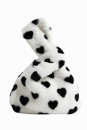 Quick Outfits, Modest Fashion Outfits Ideas Soft Girl Heart Fluffy Wrist Bag