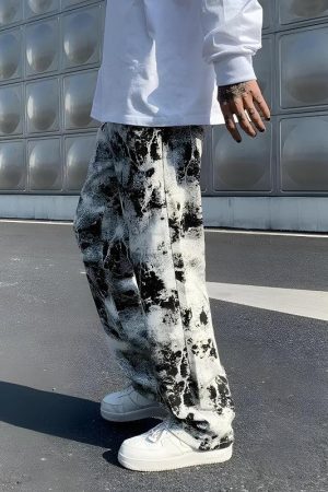 Quick Outfits, Modest Fashion Outfits Ideas Spray Paint Straight Leg Jeans