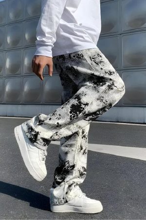 Quick Outfits, Modest Fashion Outfits Ideas Spray Paint Straight Leg Jeans