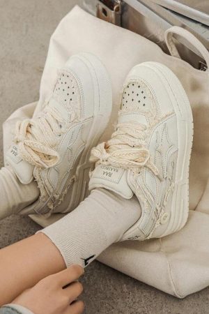 Quick Outfits, Modest Fashion Outfits Ideas Star Patch Sneakers