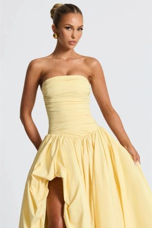 Quick Outfits, Modest Fashion Outfits Ideas Strapless High Split Lace-Up Back Maxi Dress