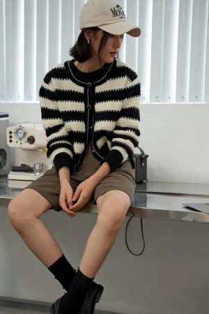 Quick Outfits, Modest Fashion Outfits Ideas Striped Button Up Cardigan