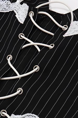 Quick Outfits, Modest Fashion Outfits Ideas Striped Lace Trim Corset Top