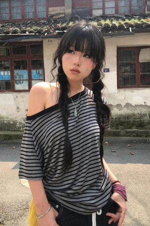 Quick Outfits, Modest Fashion Outfits Ideas Striped One Shoulder Tee