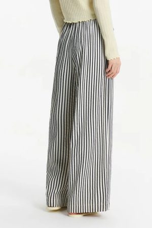 Quick Outfits, Modest Fashion Outfits Ideas Striped Wide Leg Pants
