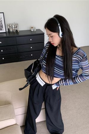 Quick Outfits, Modest Fashion Outfits Ideas Striped Wide Neck Crop Sweater