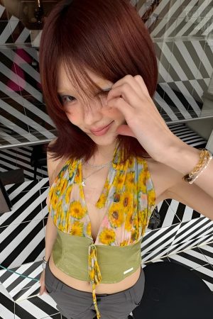 Quick Outfits, Modest Fashion Outfits Ideas Sunflower Halter Top