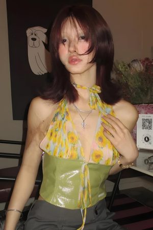 Quick Outfits, Modest Fashion Outfits Ideas Sunflower Halter Top