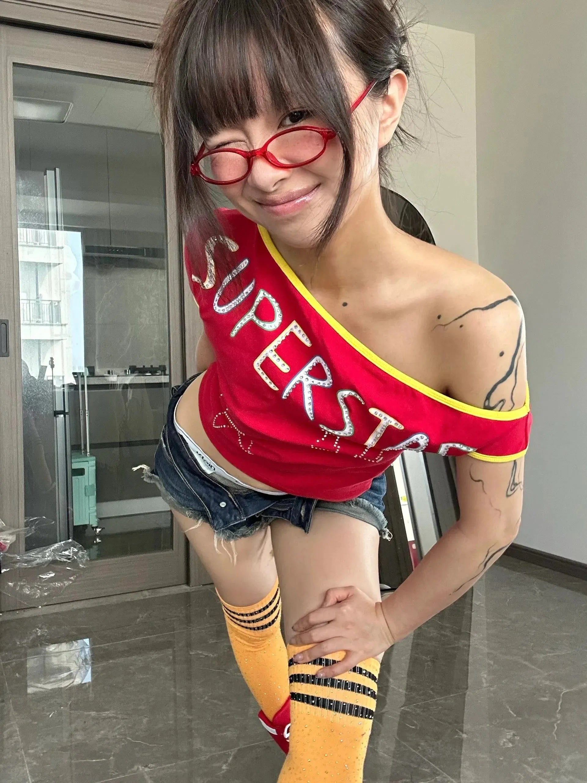 Quick Outfits, Modest Fashion Outfits Ideas Superstar One Shoulder Tee Quick Outfits, Modest Fashion Outfits Ideas Superstar One Shoulder Tee