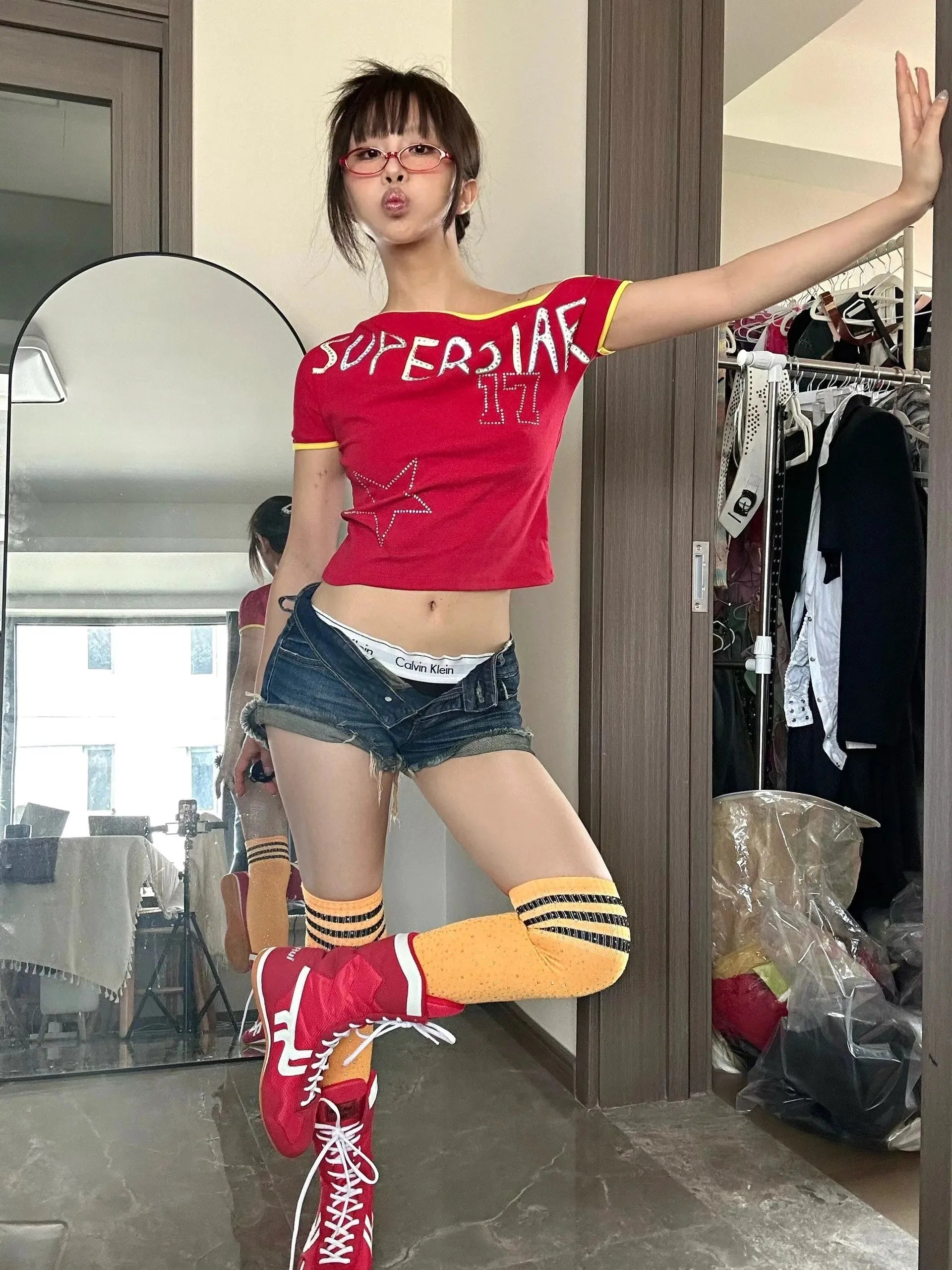 Quick Outfits, Modest Fashion Outfits Ideas Superstar One Shoulder Tee Quick Outfits, Modest Fashion Outfits Ideas Superstar One Shoulder Tee