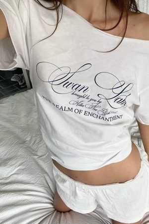 Quick Outfits, Modest Fashion Outfits Ideas Swan Lake Tee