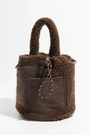 Quick Outfits, Modest Fashion Outfits Ideas Teddy Pocket Bucket Bag