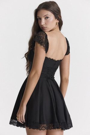 Quick Outfits, Modest Fashion Outfits Ideas Tie-Back Lace Mini Dress