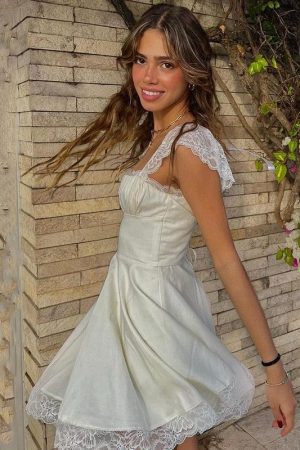 Quick Outfits, Modest Fashion Outfits Ideas Tie-Back Lace Mini Dress