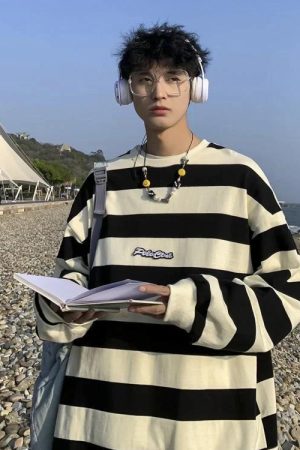 Quick Outfits, Modest Fashion Outfits Ideas Unisex Embroidered Striped Sweatshirt