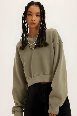 Quick Outfits, Modest Fashion Outfits Ideas V-Neck Drop Shoulder Cropped Sweatshirt