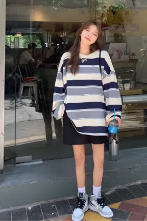 Quick Outfits, Modest Fashion Outfits Ideas Vintage Casual Striped Sweatshirt