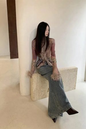 Quick Outfits, Modest Fashion Outfits Ideas Vintage Faux Fur Detailed Lace Up Top