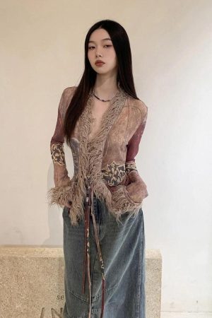 Quick Outfits, Modest Fashion Outfits Ideas Vintage Faux Fur Detailed Lace Up Top