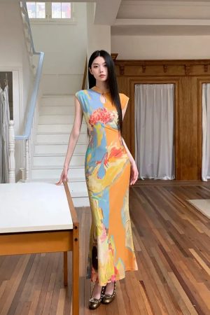 Quick Outfits, Modest Fashion Outfits Ideas Vintage Floral Cut Out Maxi Dress