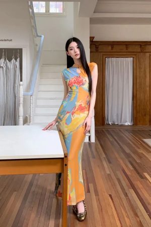 Quick Outfits, Modest Fashion Outfits Ideas Vintage Floral Cut Out Maxi Dress