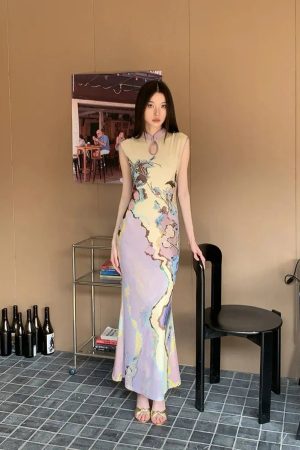 Quick Outfits, Modest Fashion Outfits Ideas Vintage Floral Cut Out Maxi Dress